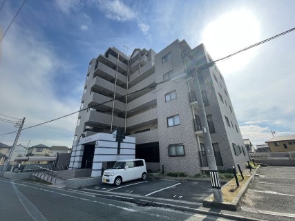 ロイヤルマンション中郷701号室
